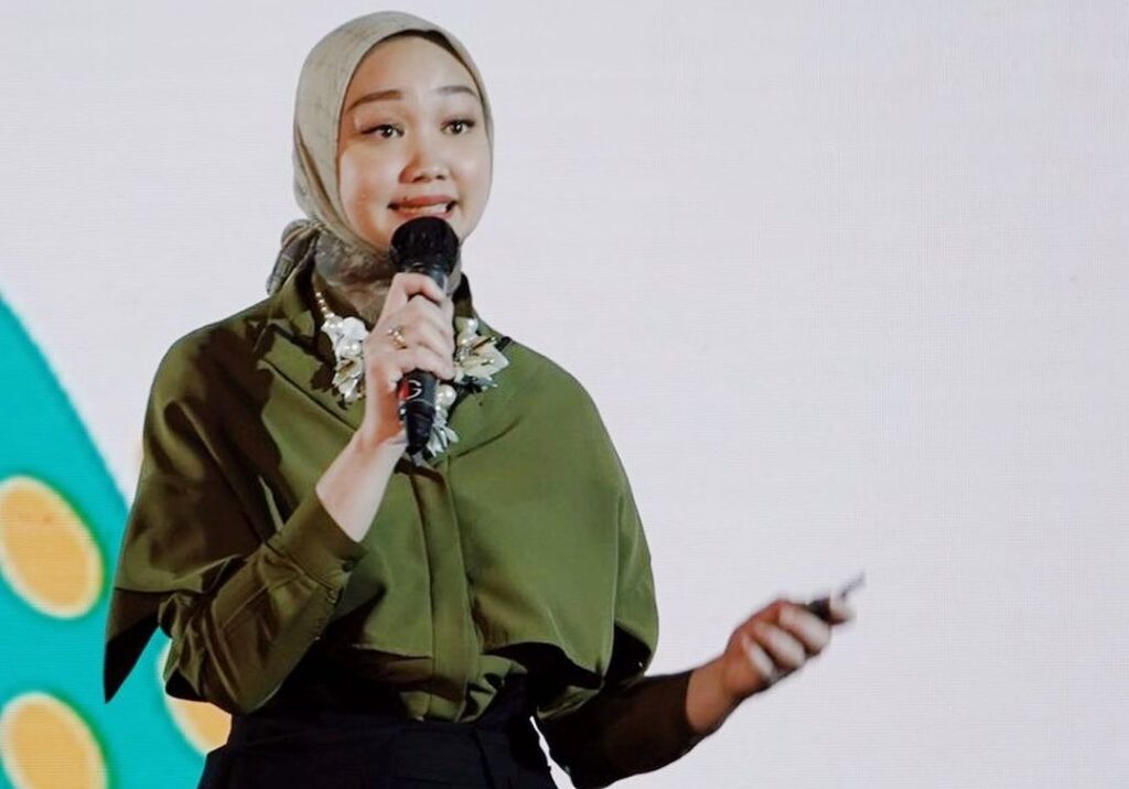 Kisah Inspiratif Vina Muliana, Berawal dari Salah Jurusan