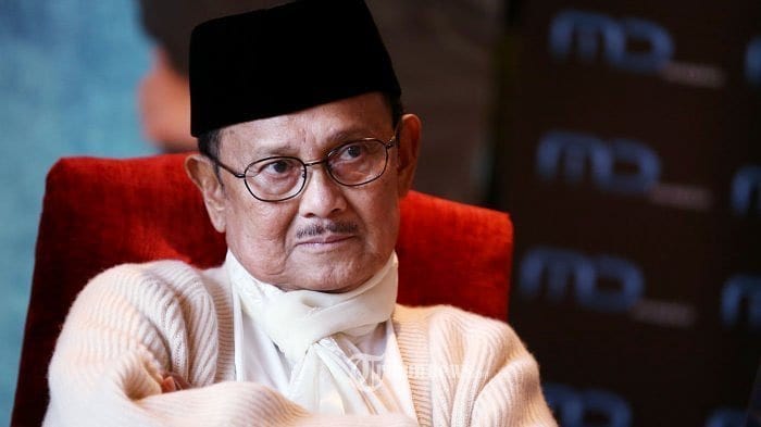 Kisah Inspiratif BJ Habibie, Bapak Teknologi Indonesia